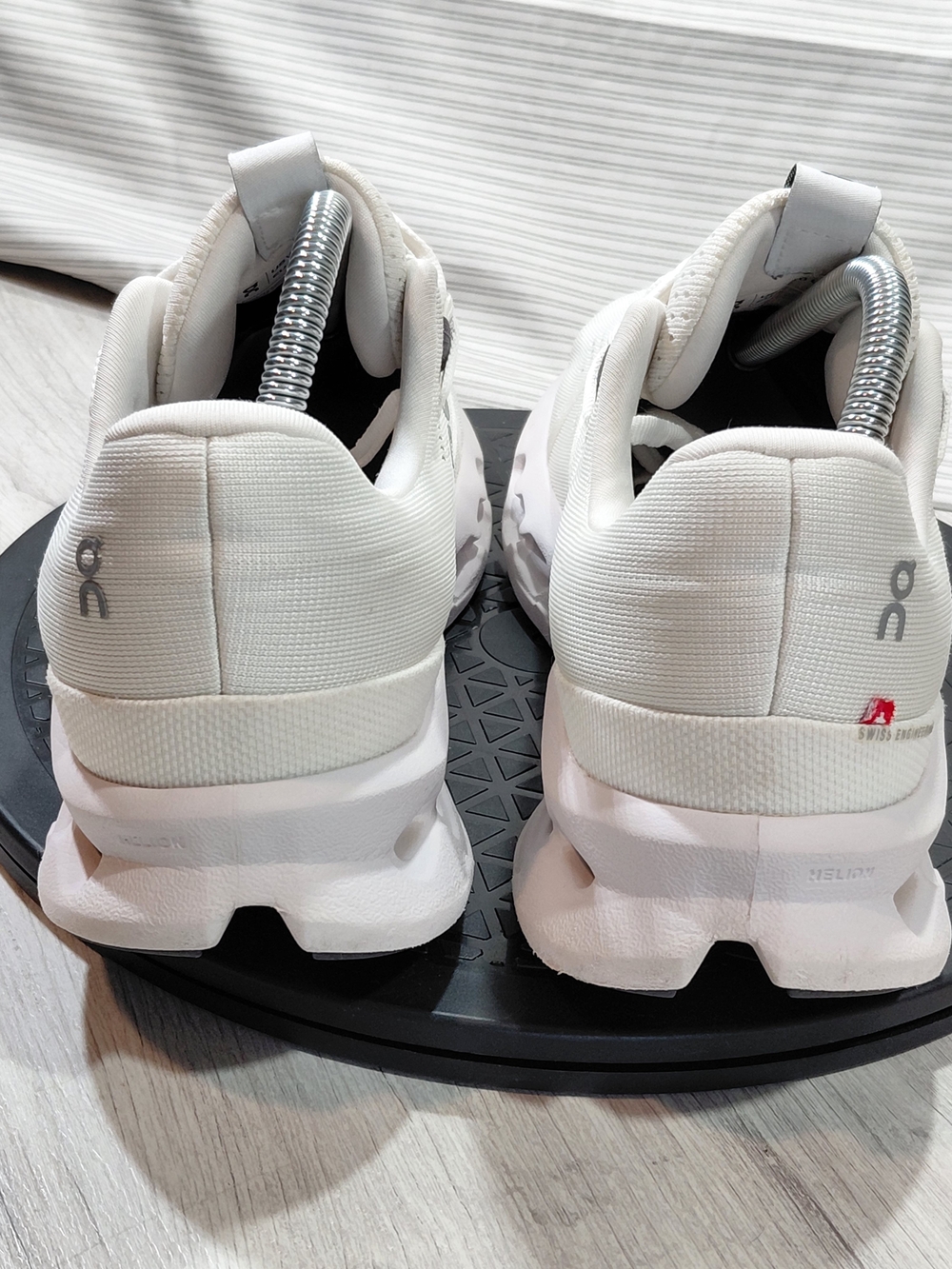 On Cloud Surfer 2 Womens Running Shoes White Ivory SIZE 10 - Picture 7 of 15